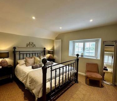 Beckington Maison | Rustic retreat in the Somerset countryside