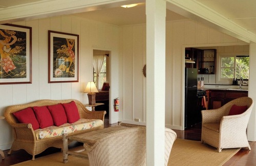 Kaunakakai Cottage | Rustic retreat with panoramic views, tropical gardens, & biodynamic produce!