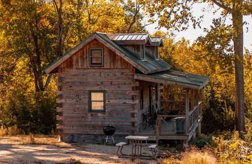 Savanna Cabine | Rustic River Cabin 2
