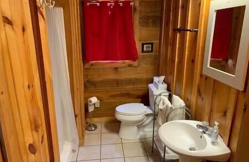 Savanna Cabine | Rustic River Cabin 6