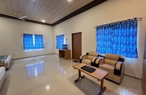 Suryamal Station Balnéaire | Rustic River Resort