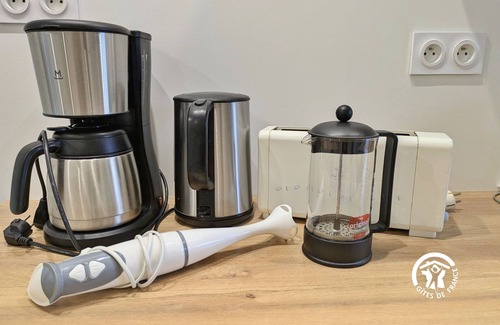 Saint-Cenere Cottage | Charme bucolique : gîte 2 chambres avec jardin, poêle à bois et activités nature