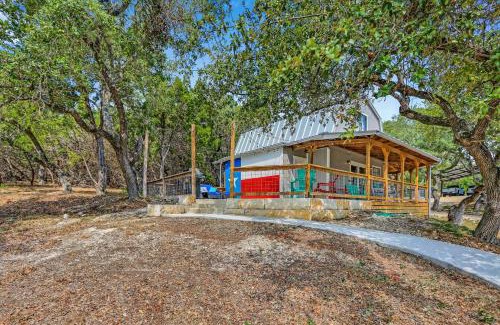 Bulverde Maison | Rustic Star Farmhouse at Moonlight Getaway