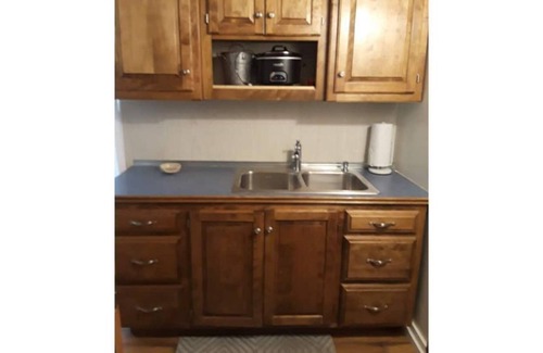Warrensburg Appartement | Rustic Suite Between Warrensburg and Knob Noster