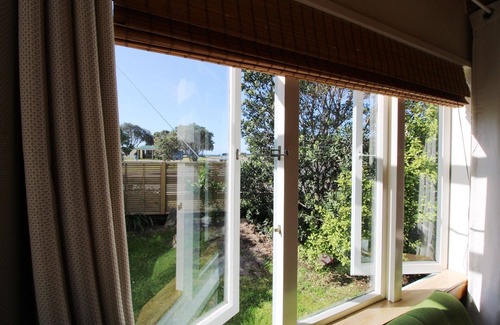 Whangapoua Cabine | Rustic Sunny Whangapoua Cabins