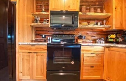 Ashton Cabine | Rustic Trails (EV, eco, wheelchair & pet friendly), Rustic Trails (EV, eco, wheelchair & pet friendl