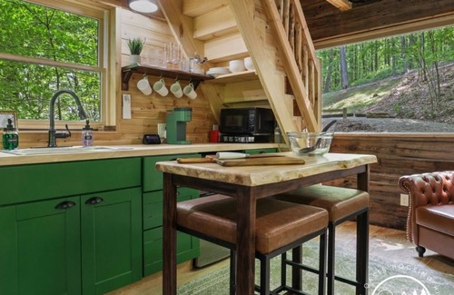 Logan Maison | Rustic Treehouse Oasis in Hocking Hills -Adventure Awaits