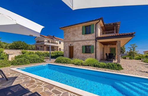 Milohnici Maison | Villa rustique Bellamare avec piscine