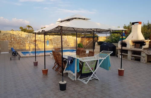 Siggiewi Maison | Rustic Villa with Pool, Sleeps 6 & Terrace