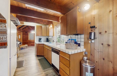 Cedar Glen Maison | Rustic, wooded escape near the village w/ a lovely deck