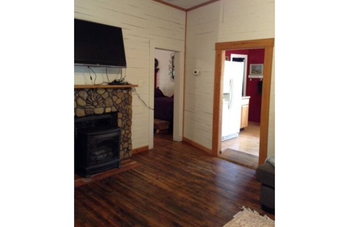 Fayetteville Maison | Rustic, yet modern Cabin Escape