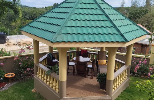 Maidstone Maison | Rustik Inn cozy home away from home.