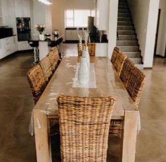 Hazyview Maison | Ruzelle Family House