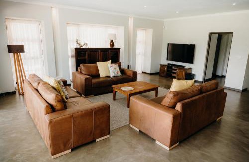 Hazyview Maison | Ruzelle Family House