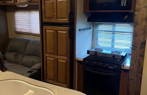 Southwest Ranches Maison | RV Getaway! Close enough to everything, but far enough away to get away!