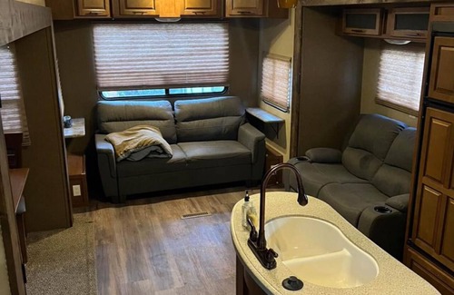 Southwest Ranches Maison | RV Getaway! Close enough to everything, but far enough away to get away!