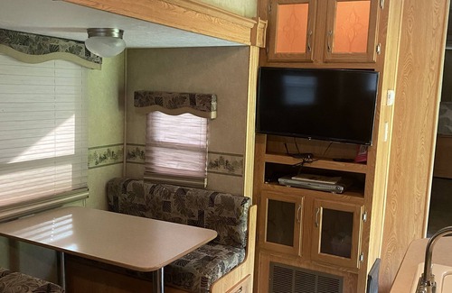 Laurel Maison | RV Living w/Pool @The House on the Hill