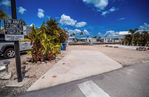 Cutthroat Harbor Estates Location De VR | RV Lot 433 Venture Out, Canal Front