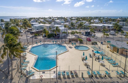 Cutthroat Harbor Estates Maison | RV lot! 5 night minimum! @ Venture Out!
