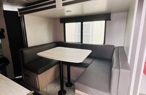 Brentwood Maison | RV of Serenity w/Cozy Cotton Comforts, Easy Self Check-Ins, and Privacy Galore!