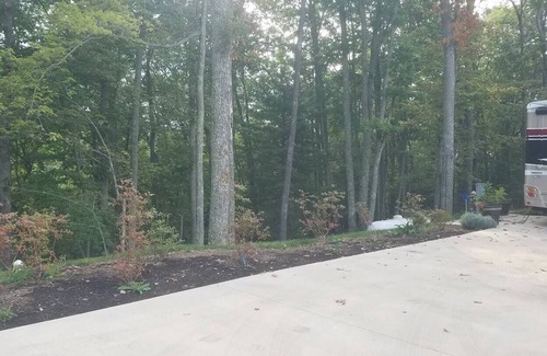 Blacksburg Location De VR | RV Site (B)w/ Full Hook Ups, 5 minutes from VT! Bring your Own RV & come stay!