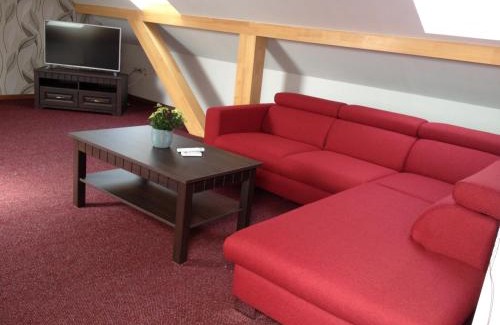 Solcany Maison | Rybárska bašta a penzión Dobys