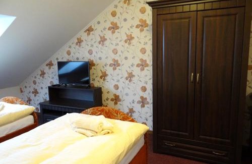 Solcany Maison | Rybárska bašta a penzión Dobys