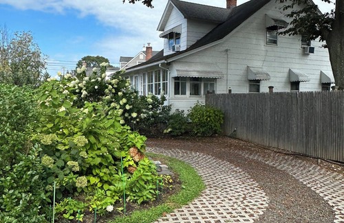 Farmingdale Maison | Ryder Cup 1 min. away: 4-bedroom house in Bethpage-Farmingdale, bygone charm