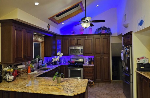 Old Bethpage Maison | Ryder cup 3-bedroom house pool hot tub AC in Plainview off greenbelt path