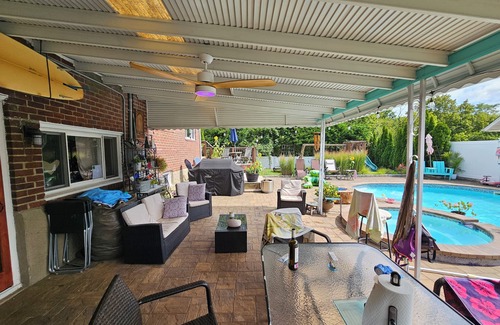 Old Bethpage Maison | Ryder cup 3-bedroom house pool hot tub AC in Plainview off greenbelt path