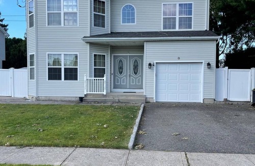 Hicksville Maison | RYDER CUP Enjoyable 3-bedroom house in Hicksville near LIRR and major Highways