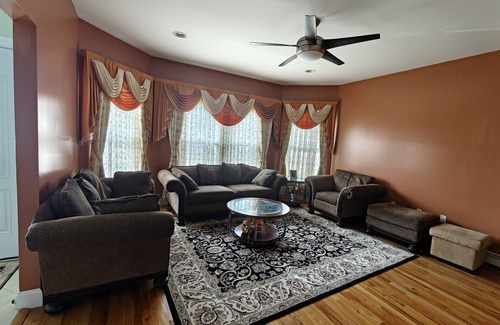 Hicksville Maison | RYDER CUP Enjoyable 3-bedroom house in Hicksville near LIRR and major Highways