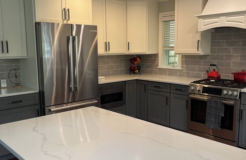 Merrick Maison | RYDER CUP ENTHUSIASTS: 11 miles from Bethpage Black. Spacious 4 bedroom home.