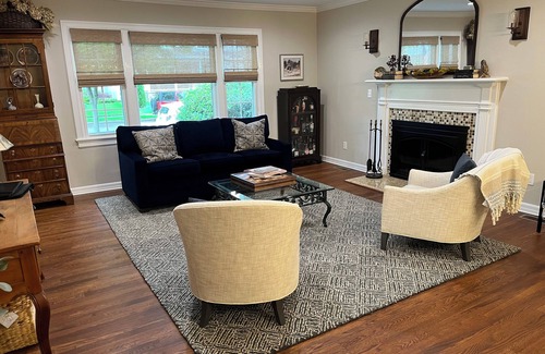 Merrick Maison | RYDER CUP ENTHUSIASTS: 11 miles from Bethpage Black. Spacious 4 bedroom home.