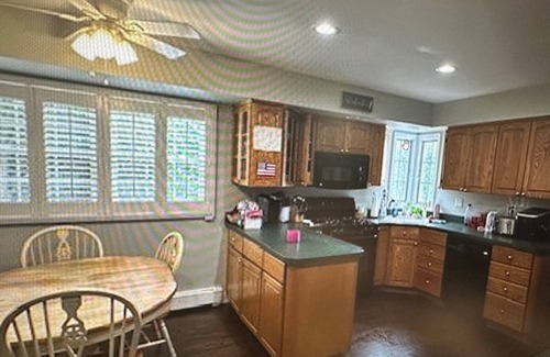 Bethpage Maison | Ryder Cup House. Updated 4 BR home Located in Bethpage 1 mile from Golf course.