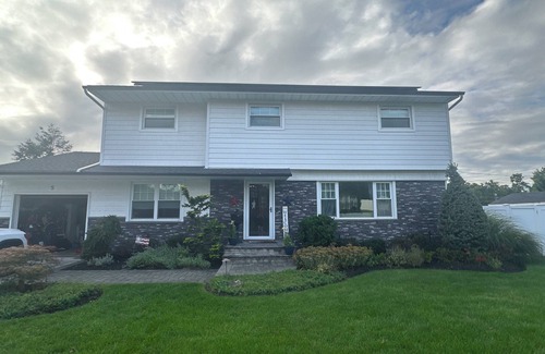 Bethpage Maison | Ryder Cup House. Updated 4 BR home Located in Bethpage 1 mile from Golf course.