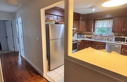 Farmingdale Appartement | Ryder Cup Rental, 1.4 miles away. n3-bedroom apartment with parking