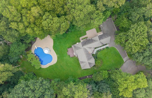 Dix Hills Maison | Ryder Cup rental 20 minutes to Bethpage Golf Course.n8 day rental for Ryder cup