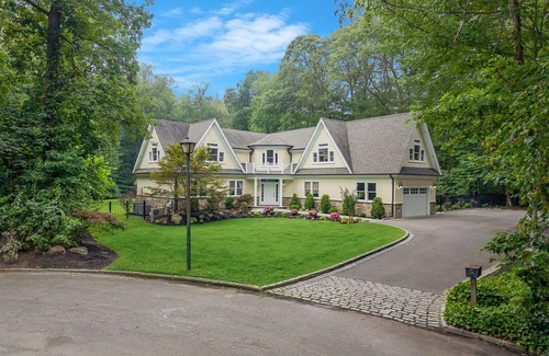 Dix Hills Maison | Ryder Cup rental 20 minutes to Bethpage Golf Course.n8 day rental for Ryder cup