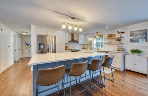 Rye Maison | Rye Coastal Retreat with Deck and Outdoor Dining