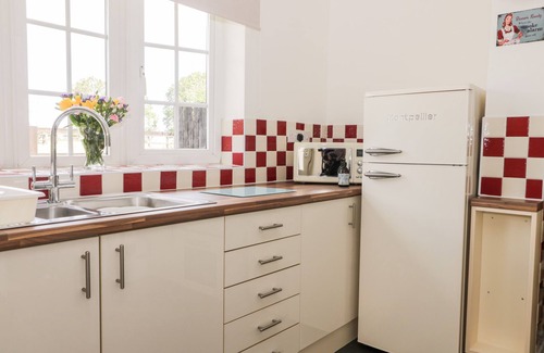 Winestead Maison | RYEBY GARTH, pet friendly, character holiday cottage in Patrington