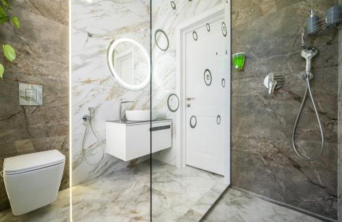 Lviv City Center Appartement | Rynok Square city center two bedroom apartment!