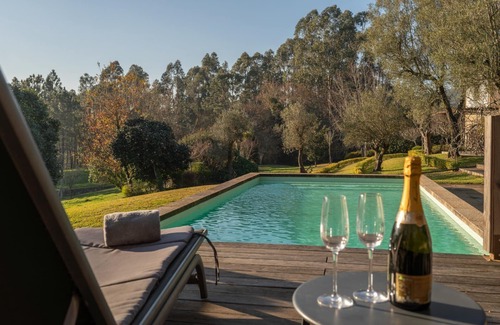 Ponte de Lima Appartement | São Julião Retreat | Pool, Jacuzzi & Garden Escape