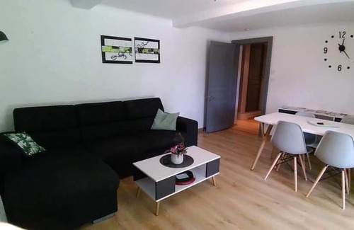 Sarraziet Maison | Séjour à 2 avec Jacuzzi, Massages disponibles