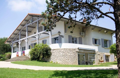 Sarraziet Maison | Séjour à 2 avec Jacuzzi, Massages disponibles