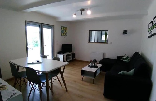 Sarraziet Maison | Séjour à 2 avec Jacuzzi, Massages disponibles