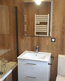 Balbigny Maison | Séjour au Jardin de Cupidon avec jacuzzi et sauna