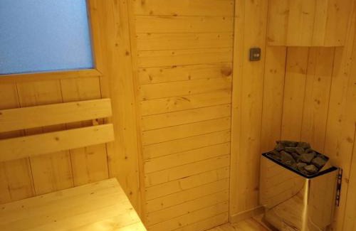 Balbigny Maison | Séjour au Jardin de Cupidon avec jacuzzi et sauna