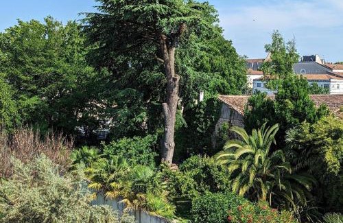 Gondeville Appartement | Séjour de luxe au cœur de Mainxe, avec truffe et cours de cuisine, idéal pour 4 couples - FR-1-653-235