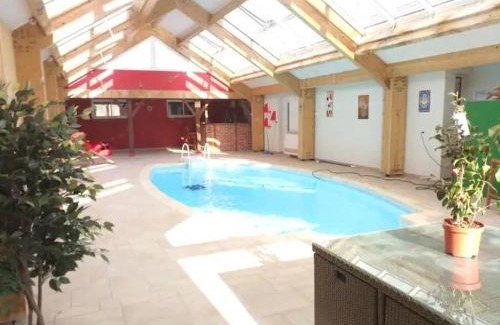 Niherne Maison | Séjour en Berry avec piscine intérieure chauffée - FR-1-591-632